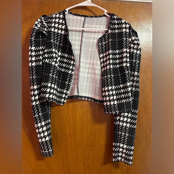 SOLD
SHEIN Plaid Print Puff sleeve cropped jacket - Picture 5 of 9